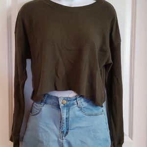 Green long sleeve crop top